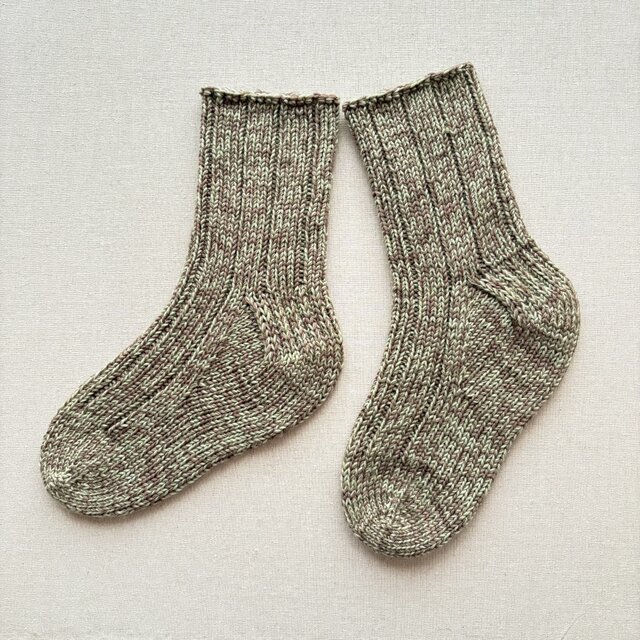 厚手の手編みの靴下　「coffee break」