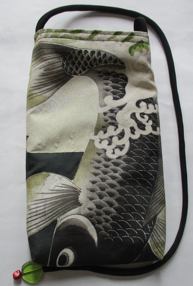 ８５４６　お宮参り着で作ったスマホポーチ