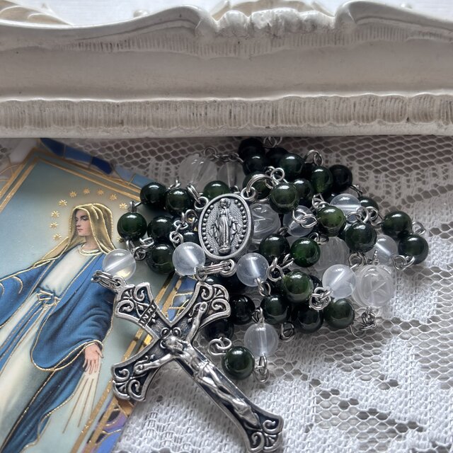 ネフライトとミルキークォーツのロザリオ