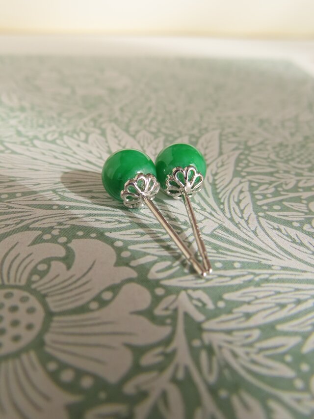 Pt 丸珠翡翠 ピアス | iichi 日々の暮らしを心地よくするハンドメイド