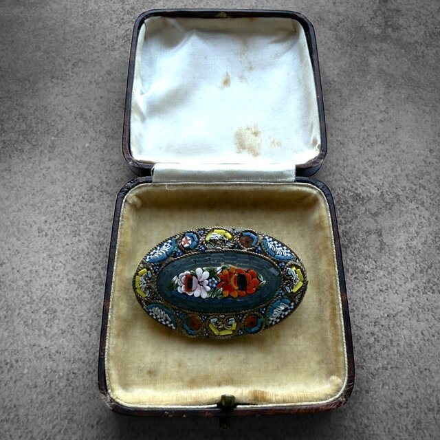 267 ヴィンテージ パステルのささやき – 水色と黄色のマイクロモザイク