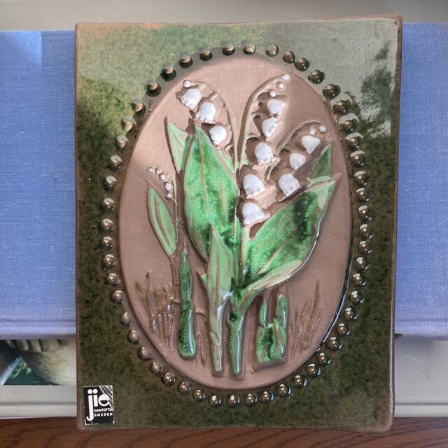 北欧＊白いすずらんの陶板／ジィガントフタ／Jie Gantofta／陶器の壁