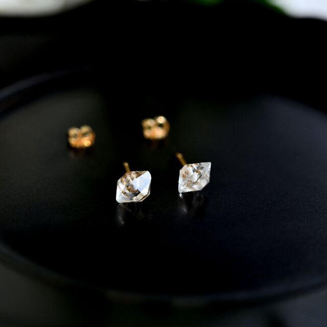 ハーキマーダイヤモンド　スタッドピアス　1ペア