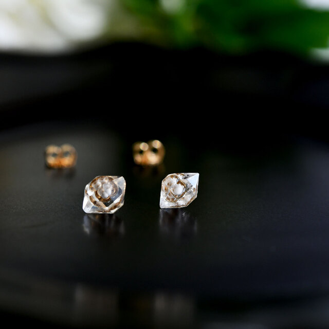 ハーキマーダイヤモンド スタッドピアス 1ペア | iichi 日々の暮らしを