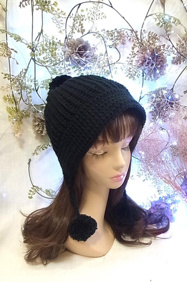 ニット帽子 ニットキャップ　ブラック ポンポン 小顔効果　