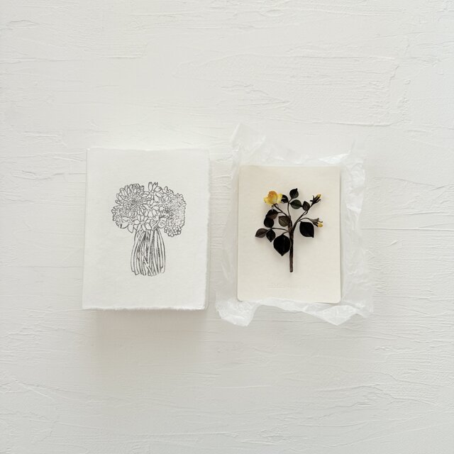 『 葉を纏う黄薔薇 』