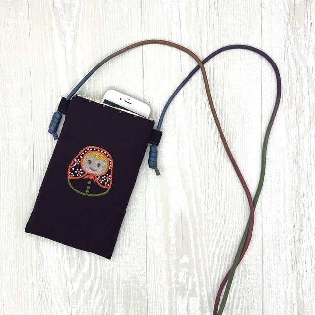 手刺繍スマホショルダー マトリョーシカ