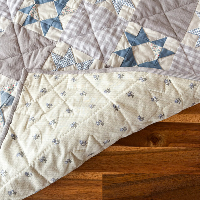 一点ものパッチワークキルト＊冬の星 | iichi 日々の暮らしを心地よく