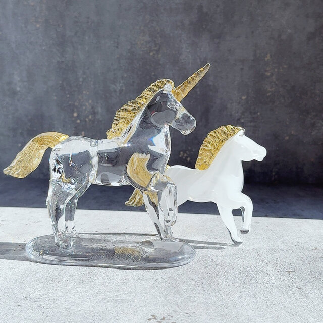 新作【干支・白馬】2026年・白い馬☆本金箔☆ガラスの置物・干支置物