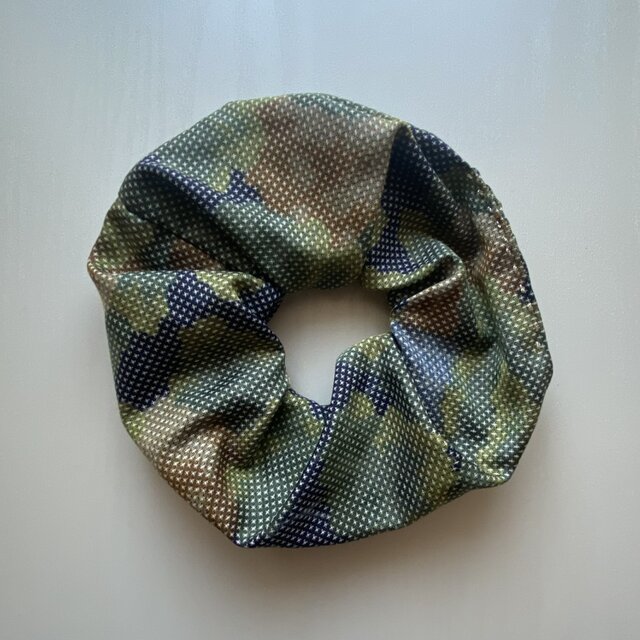 着物リメイクシュシュ③（カモフラ）