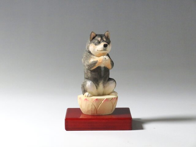 木彫り 合掌黒柴 犬仏2502 | iichi 日々の暮らしを心地よくする