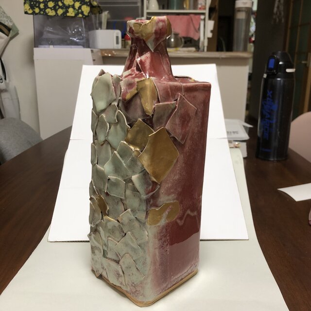 陶器製 花器 辰砂と青磁のコントラストが美しい一輪挿し 鱗の様な