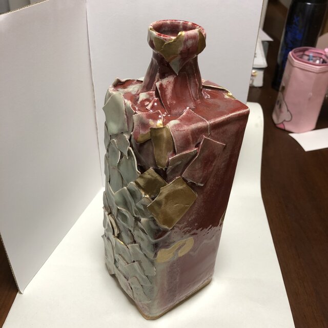 陶器製 花器 辰砂と青磁のコントラストが美しい一輪挿し 鱗の様な