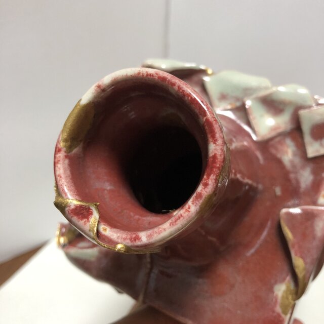 陶器製 花器 辰砂と青磁のコントラストが美しい一輪挿し 鱗の様な