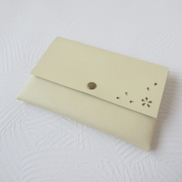 SALE開始～ A6お薬手帳、母子手帳対応・「HANABIRA」ピッグスキン・一枚革のマルチケース・カードポケット付き・0221