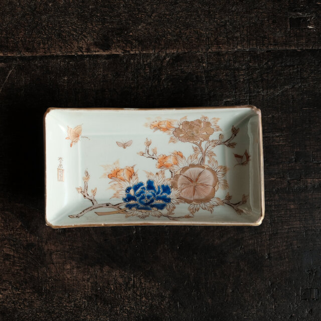花と蝶々◆ゴージャスな雰囲気。伊万里　花蝶文長方皿　刺身皿　芍薬　骨董・antiques 明治期　個体B