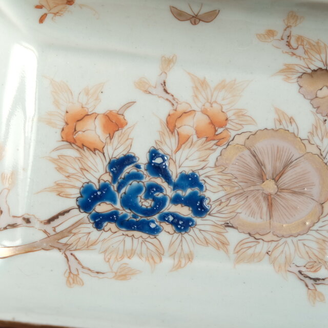 花と蝶々◇ゴージャスな雰囲気。伊万里 花蝶文長方皿 刺身皿 芍薬 骨董