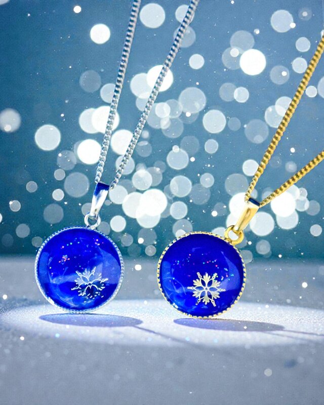 星霜のしずく】 雪の結晶ネックレス ウルトラマリン×スカイブルー