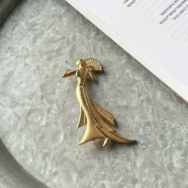 SCJ2-【 JJ 】ヴィンテージブローチ U.S.A. 1990's Gold Tone Lady Fan