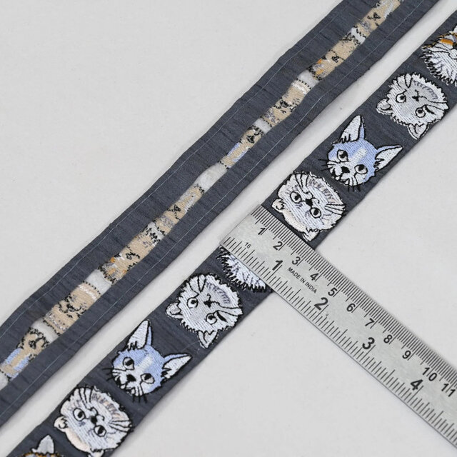 インド刺繍リボン50cm切り売り キャットフェイスM グレー 3.0cm幅 HC