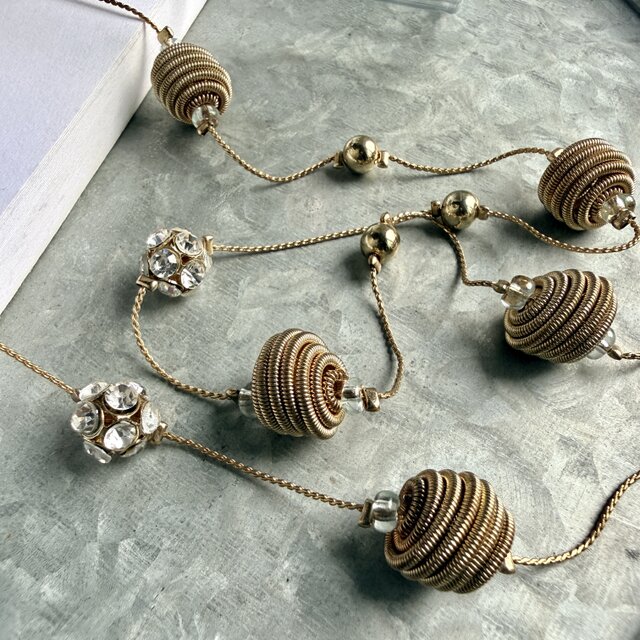 N302-ヴィンテージネックレス U.S.A. Demi Triple Strand Gold Tone