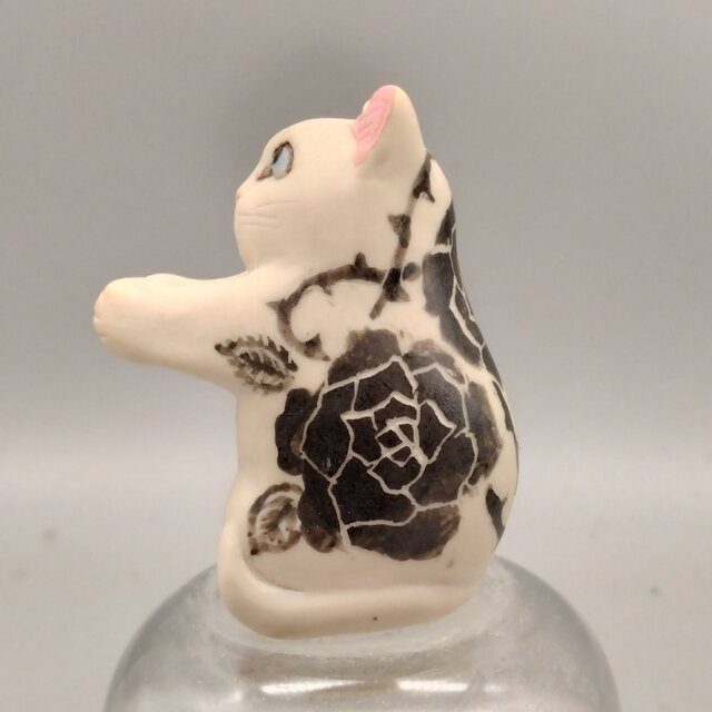 一輪ねこ　薔薇模様