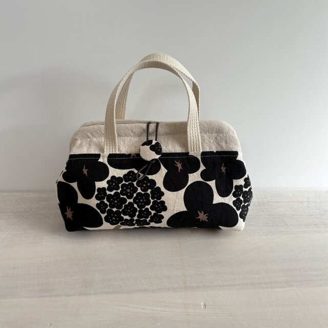 ワイヤーポーチ✴︎小物、靴下編み用のプロジェクトバッグ　　花