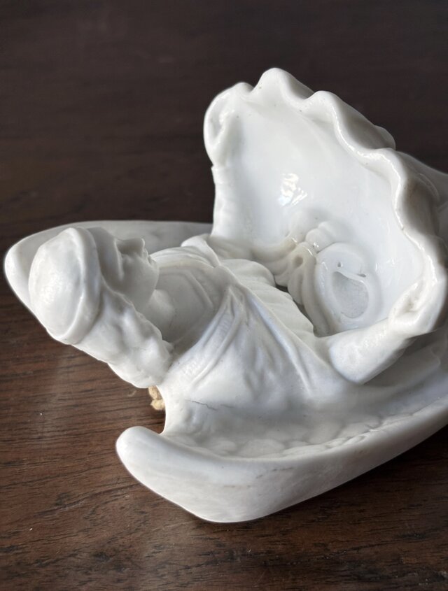 小さな天使の聖水盤 ベニティエ ビスク フランスアンティーク 天使 ベニティエ 聖水盤 ビスク h26.3cm フランス アンティーク