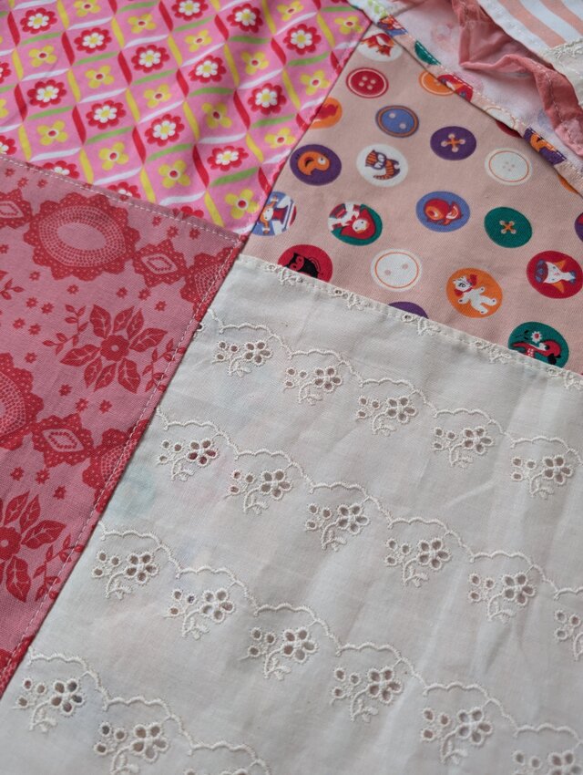 ♥️ピンク＆レッド♥️海外インテリアみたいな♥️大きめパッチワーク