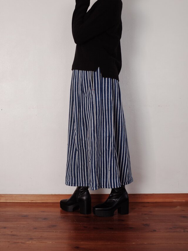 ブルキナファソ　ダフィン族の伝統藍染スカート