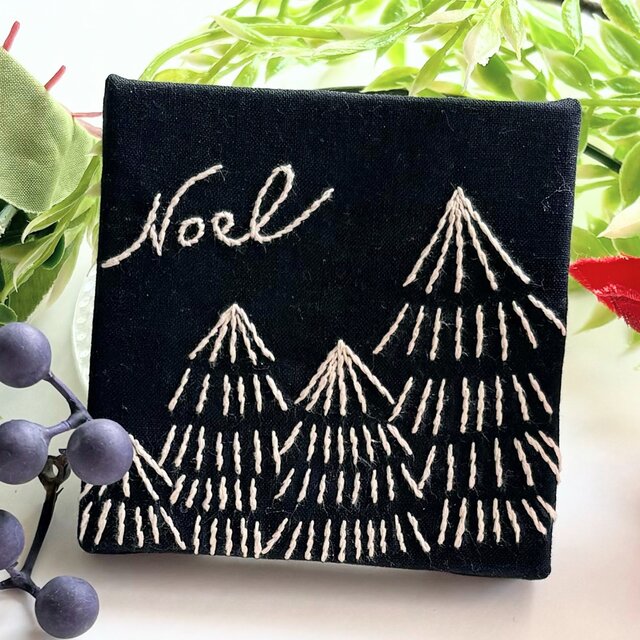 北欧風もみの木の刺繍パネル(hokuo）#428