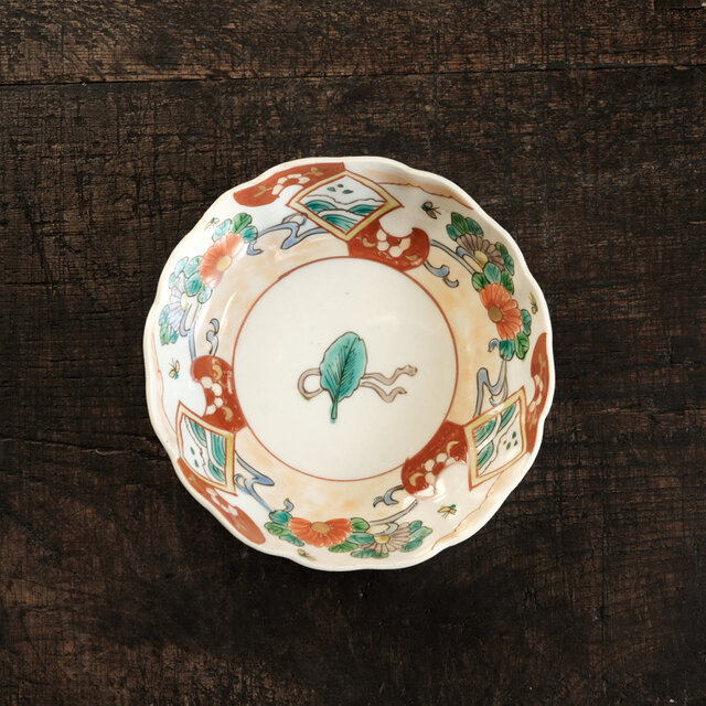 見込みにリーフ◆花と蝶と波　花文色絵金彩膾皿　骨董・antiques 古民家　暮らしに。明治期