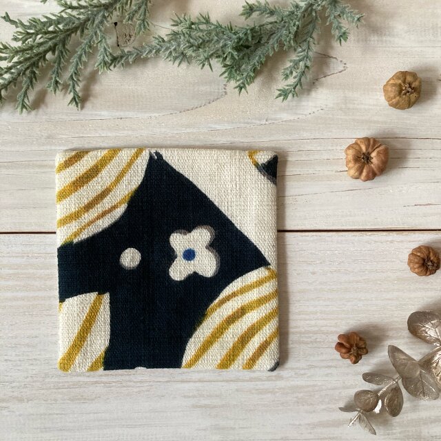 型染め コースター10センチ角「風に揺れる花」