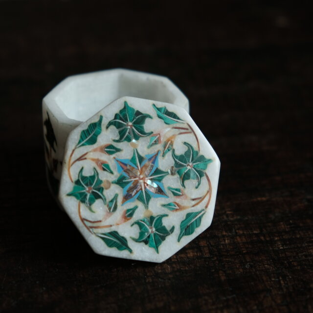 インド産◇大理石天然石象嵌細工の小物入れ インテリア 伝統工芸品 花