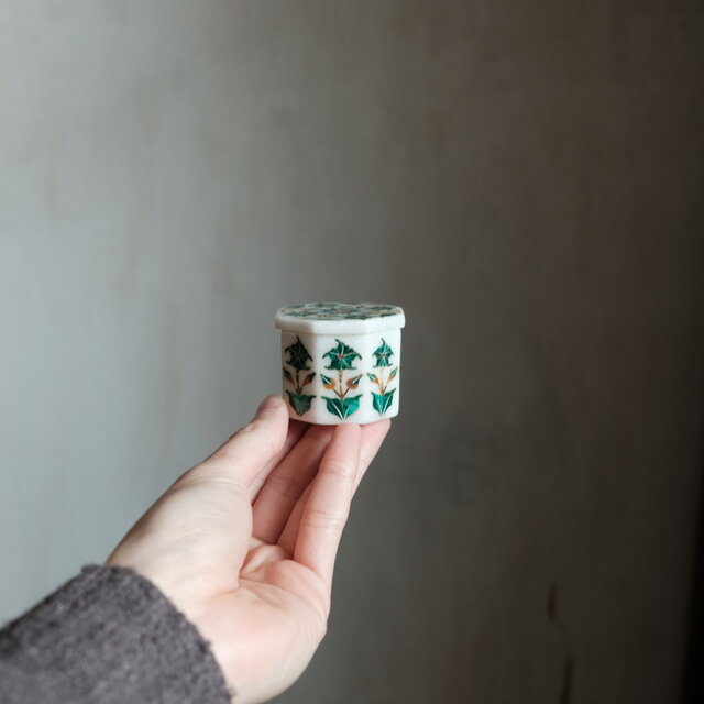 インド産◇大理石天然石象嵌細工の小物入れ インテリア 伝統工芸品 花