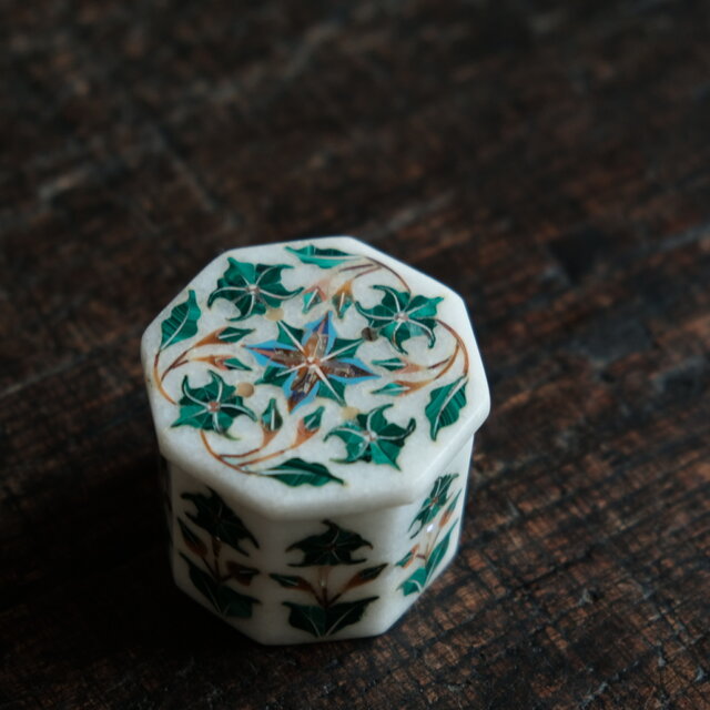 インド産◇大理石天然石象嵌細工の小物入れ インテリア 伝統工芸品 花