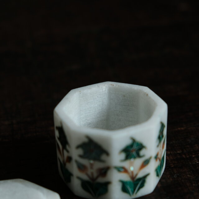 インド産◇大理石天然石象嵌細工の小物入れ インテリア 伝統工芸品 花