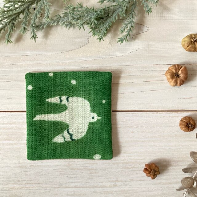 型染め コースター8センチ角「空飛ぶ鳥」