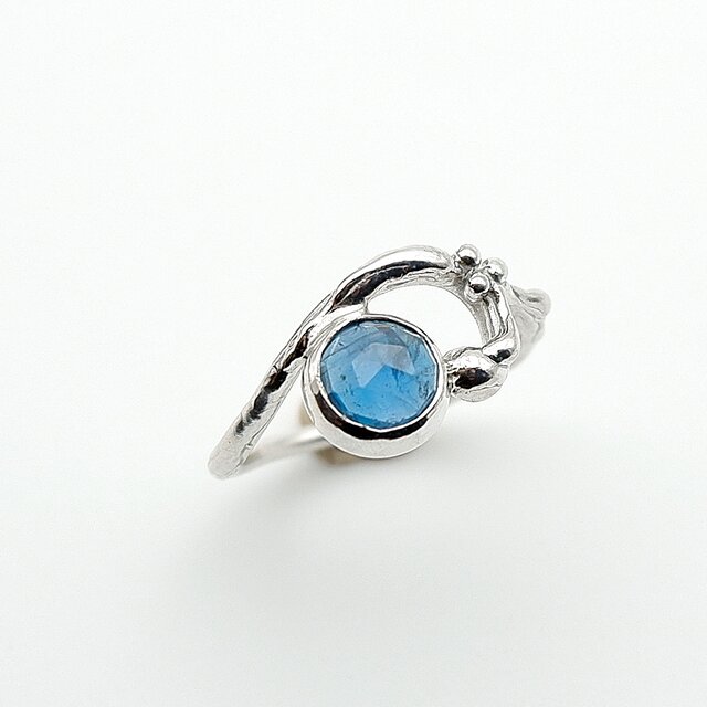 ネオンブルーカイヤナイトのデザインリング　11.5号　～芽吹き～　天然石リング　一点物　macari