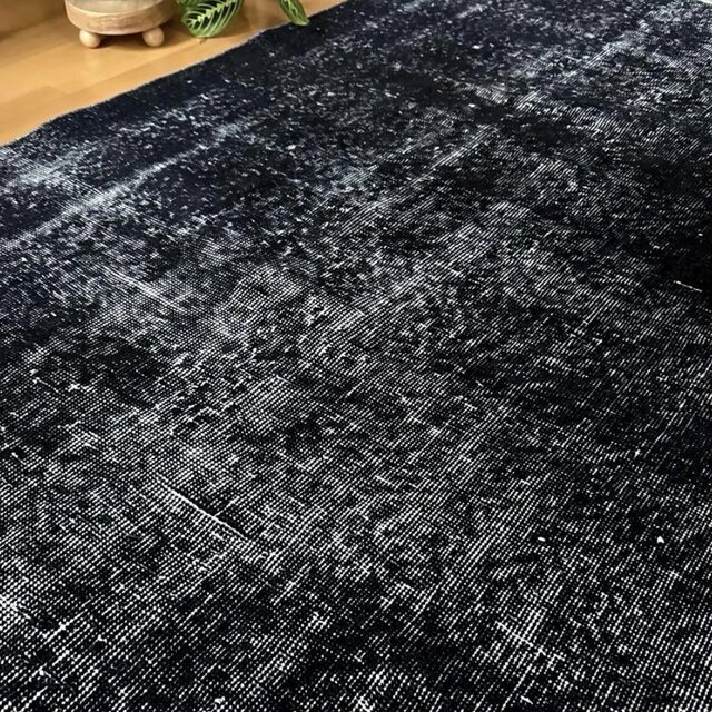 101-109×229 ブラックオーバーダイ ワンカラー トルコヴィンテージラグ