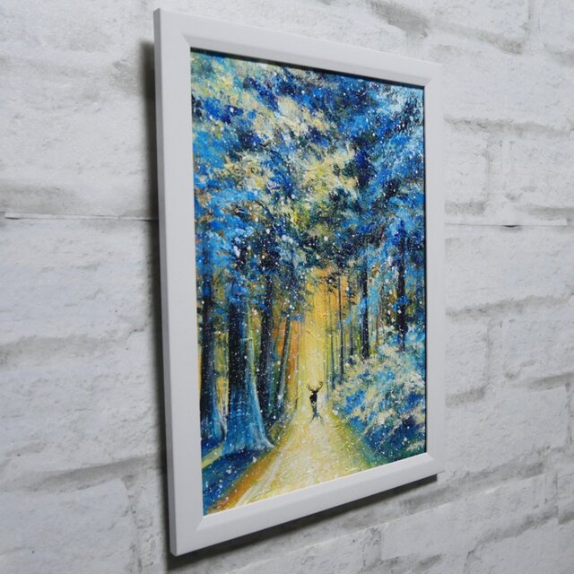 油絵【雪景色の中で雪に立つ鹿】 | iichi 日々の暮らしを心地よくする