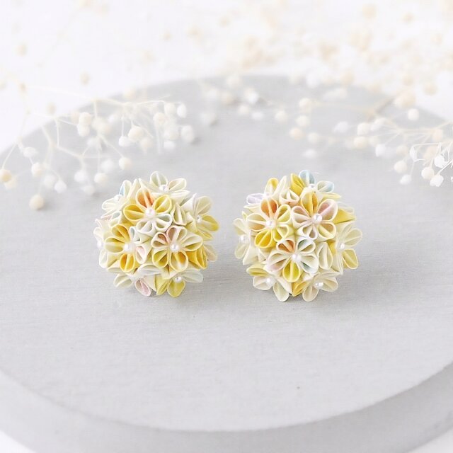 イヤリング 「 パステルイエローの小花ブーケイヤリング 」黄色 春 つまみ細工 着物 和装 訪問着 入学式  七五三