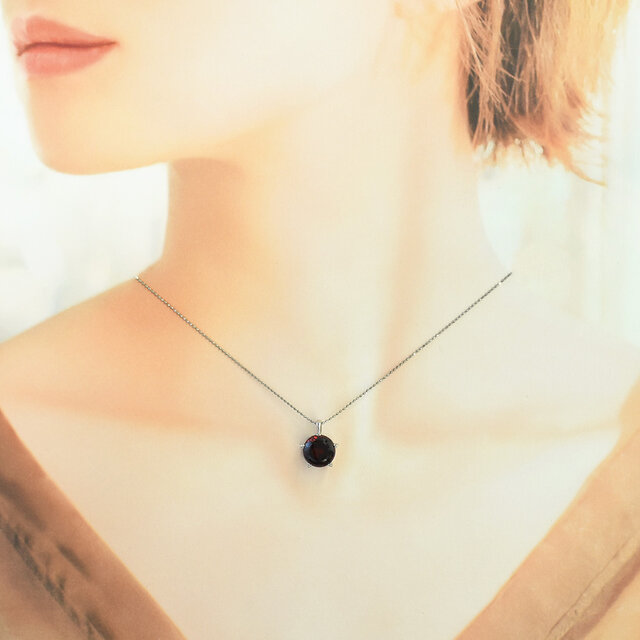 K18 ガーネット 神話カット ペンダントトップ CI028CIBSN | iichi 日々