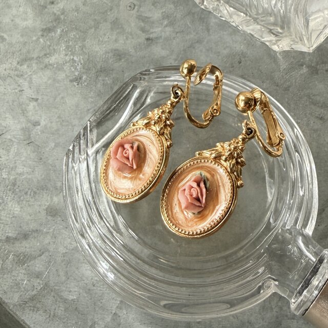 YA206-【 AVON 】エイボン・ヴィンテージイヤリング 1989 Victorian Rose Earrings
