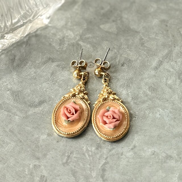 PA264-【 AVON 】エイボン・ヴィンテージピアス 1989 Victorian Rose