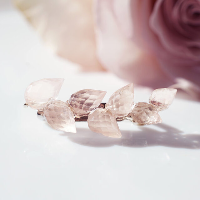 ローズクォーツによる桜の花芽のブローチ ～桜の花芽 | iichi 日々の