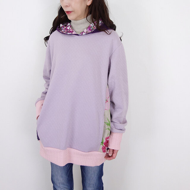 ラベンダーキルトとグレープフラワーのサイド切替パーカー