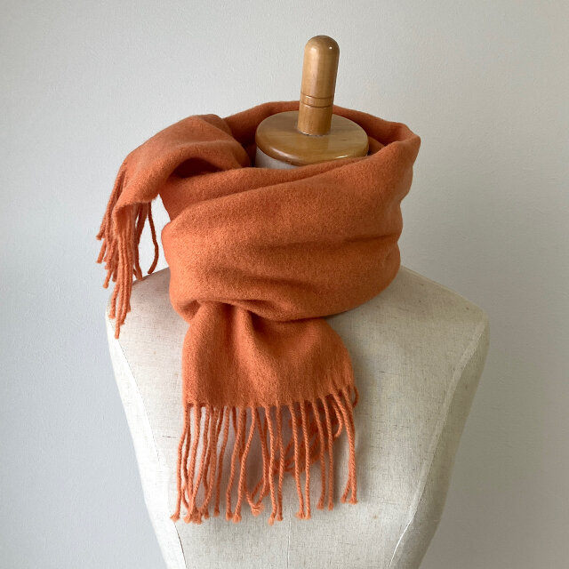 草木染ウールマフラー-インド茜染め | iichi 日々の暮らしを心地よく