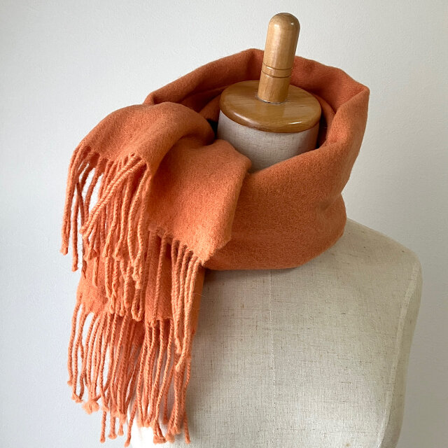 草木染ウールマフラー-インド茜染め | iichi 日々の暮らしを心地よく