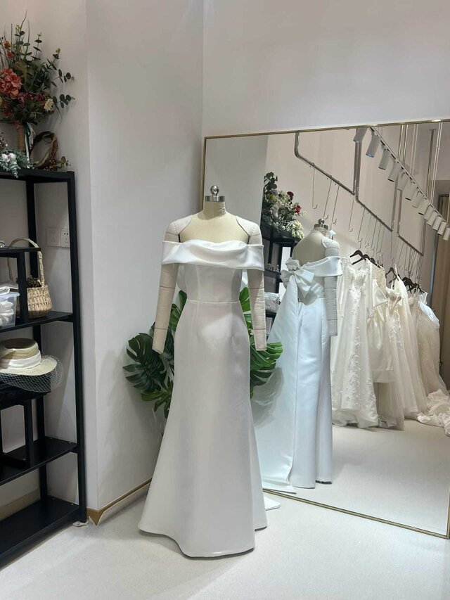 ウェディングドレス オフショルダー ふっくら柔らかなバックリボン 優雅なシルエット マーメイドライン 拳式